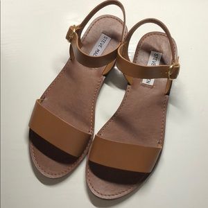 Steve Madden Donddi Sandal Size 7M